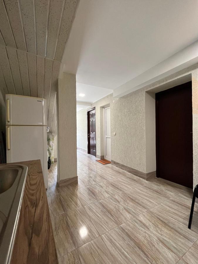 House On Ganja Street Hotel Kutaisi Ngoại thất bức ảnh