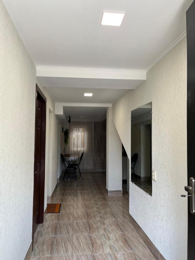 House On Ganja Street Hotel Kutaisi Ngoại thất bức ảnh